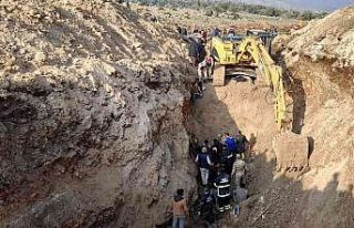 Kilis’te su kanalı kazısında 2 işçi toprak...