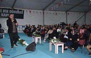 Kitap fuarında Neşet Ertaş gecesi