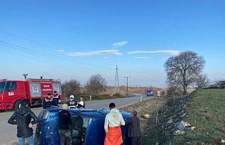 Kontrolden çıkan araç devrilirken sürücüsü...