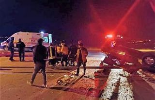 Kontrolden çıkan otomobil kavşakta takla attı:...