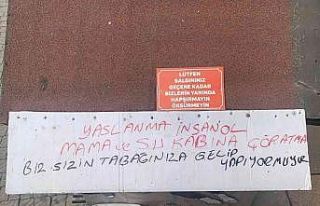 Köpek kulübesine yazdığı yazı ile hem şaşırttı...