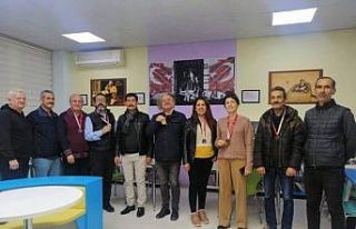 Köyceğiz’de öğretmenler satranç turnuvasında...