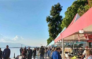 Köyceğiz’de vatandaşlar sıcak havanın keyfini...