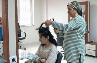 Kuaförlük ve cilt bakım kursuna yoğun ilgi