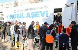 Kumluca’da gıda ve eşya temini ile hasar tespitleri...