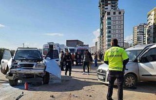 Kumluca’da trafik kazası: 3 yaralı