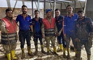 Kumluca’daki felaket bölgesine giden AFAD Afyonkarahisar...