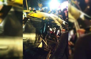 Kütahya’da otomobil şarampole devrildi: 2 yaralı