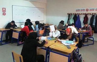 Lisede, “Büyüyorum Gelişiyorum, Kendimi Tanıyorum”...