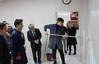 Liselilerin gönüllü ‘tamir takımı’ bu defa...