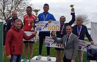 Madenciler anısına 15 kilometre koştular