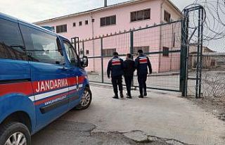 Malatya’da 13 yıl cezası bulunan hırsız jandarma...