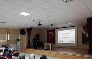 Malatya’da polis okullarda SİBERAY’I anlattı