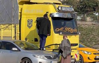 Maltepe’de trajikomik kaza: Önce aracın üzerine...