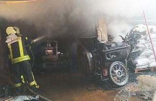 Manisa’da yangın: Ev ve avlusu küle döndü