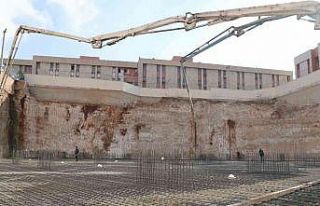 Mardin’de kapalı otopark projesinin ilk betonu...