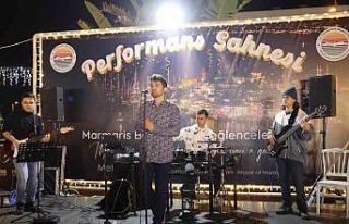 Marmaris yeni yılı coşkuyla karşılıyor