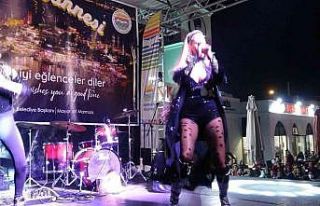 Marmaris’te Tuğba Özay rüzgarı esti