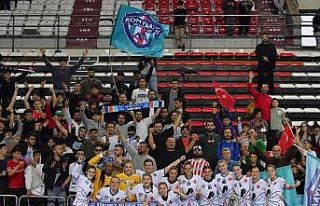 Mavi kelebekler lige dönüyor