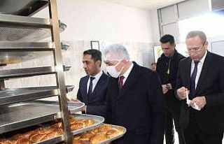 Meslek lisesi öğrencileri günde 5 bin ekmek üretecek