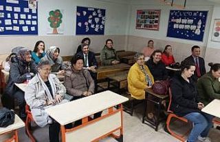 Milli Eğitim Müdürü Tatlı, Burhaniye’ de ailelerle...