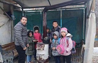 Minibüs durağına soba kurdular: Hem durak hem köy...