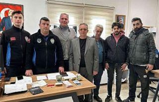 Minibüsünde bulduğu para dolu çantayı sahibine...