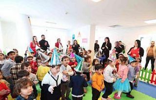 Minikler yeni yılı gündüz bakımevinde kutladı