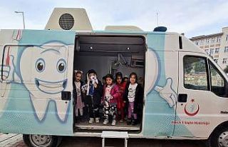 Miniklere ağız ve diş sağlığı eğitimi verildi