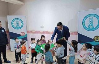 Miniklere sevimli dostlarıyla eğlenceli aktivite