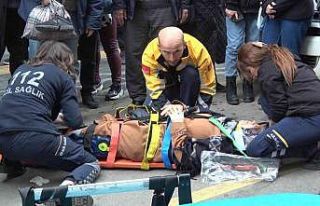 Motosiklet sürücüsü, kadın yayaya çarpıp kaçtı