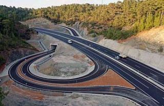 Muğla-Denizli karayolunda çalışmalar sürüyor