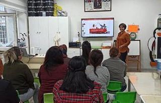 Muğla’da veliler aile okulu eğitimleri ile destekleniyor