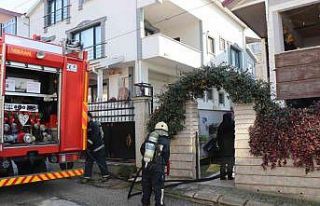 Mutfaktaki aspiratördeki yangın paniğe sebep oldu