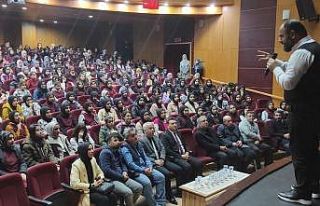 Namaz Dirilişe Çağrı konulu konferans düzenlendi