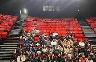 Öğrenci ve akademisyenler ’39 Basamak’ı izledi