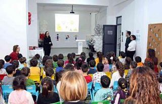 Öğrenciler bilinçli ilaç kullanımını öğreniyor