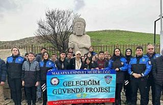 Öğrenciler tarihi yerleri gezdi