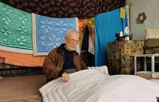 Öğretmen olamayınca ustası olduğu yorgancılığı...