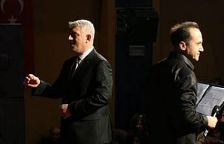 Öğretmen ve öğrencilerden Türk Halk Müziği...