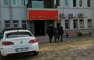 Okul önünde uyuşturucu satan şüpheli tutuklandı