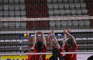 Okullar arası voleybolda 35 takım mücadele ediyor