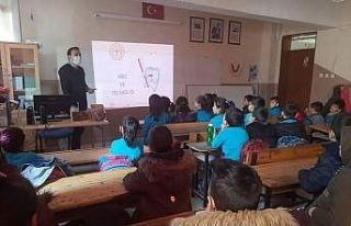 Okullarda ağız ve diş eğitimi verildi