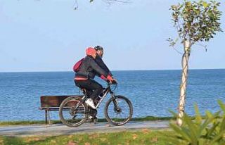 Ordu’da kış mevsiminde yaz havası sahilleri doldurdu