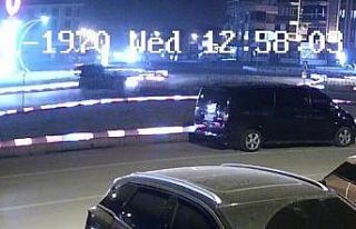 Otomobil ile hafif ticari aracın çarpıştığı...