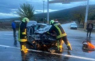 Otomobil kamyonete arkadan çarptı: 1 yaralı