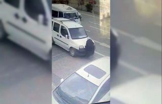 Otomobilin çarptığı kadın yaşam mücadelesini...