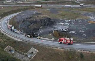 Otoyol kenarına kaçak şekilde bırakılan kimyasal...