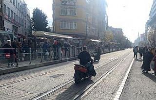 (ÖZEL) İki Eylül Caddesi’nde yasağı umursayan...