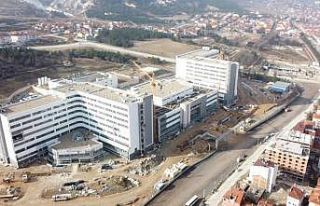 (ÖZEL) Kütahya Şehir Hastanesi inşaatında çalışan...